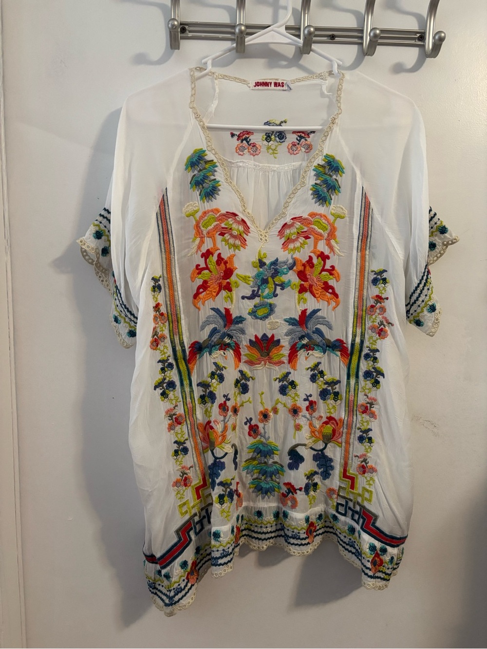 Johnny Was White Embroidered V-Neck Blouse Top